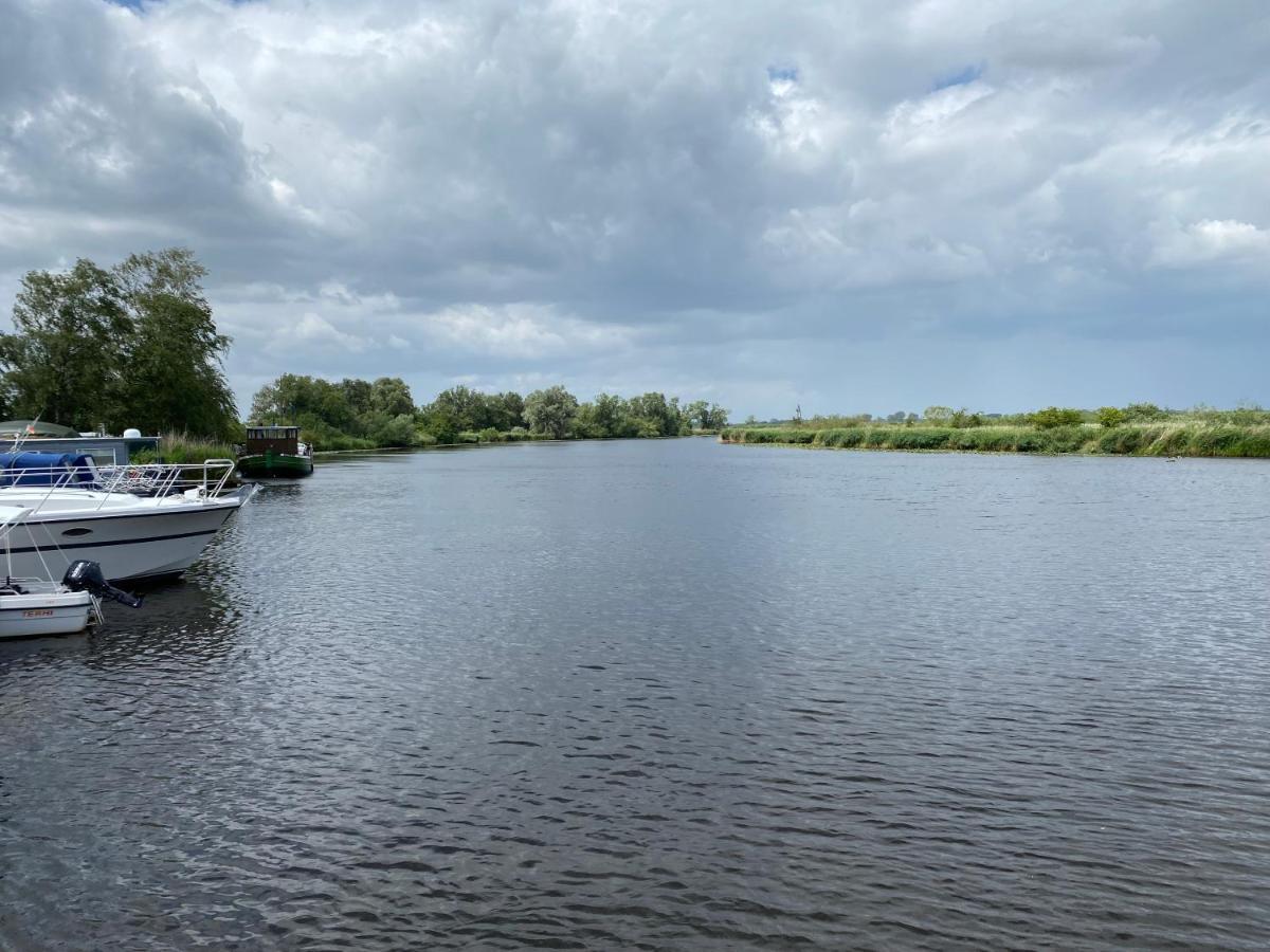 Schwimmpod An Der Peene Anklam Kültér fotó
